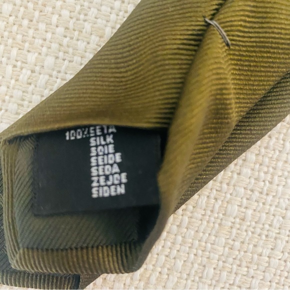 D&G Skinny Tie - Picture 3 of 3